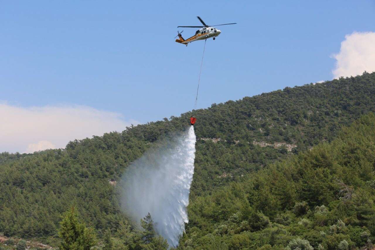 Yerli ve Milli Güç Yangında Sahada: NEFES Helikopteri Destek Verdi, Muğla'daki 2 Yangın Kısmen Kontrol Altına Alındı 1